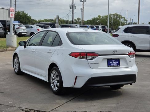 Used 2026 Toyota Corolla LE FWD image 7