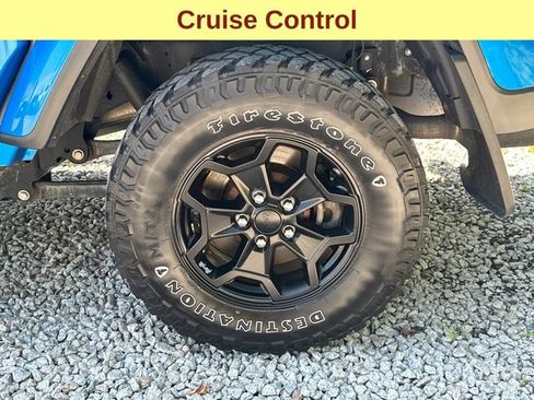 Used 2021 Jeep Gladiator Overland AWD/4WD image 9