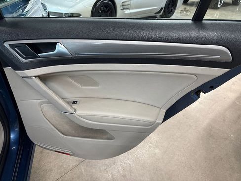 Used 2015 Volkswagen Golf S w/ Lighting Package image 44