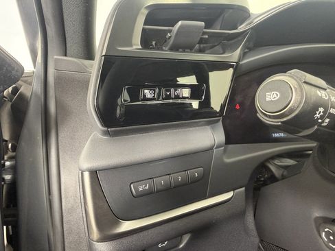 Used 2024 Lexus RZ 450e Premium w/ Technology Package image 23