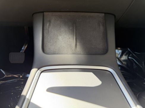 Used 2024 Tesla Model Y Long Range image 26