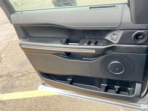 Used 2021 Ford Expedition Max XLT image 22
