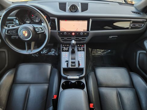 Used 2024 Porsche Macan image 28