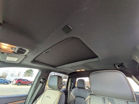 New 2025 GMC Canyon Denali image 27