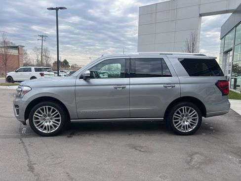 Used 2023 Ford Expedition Platinum image 8