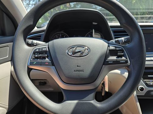 Used 2017 Hyundai Elantra SE FWD image 15