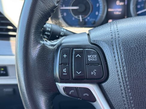 Used 2018 Toyota Sienna XLE w/ XLE Navigation Package FWD image 21