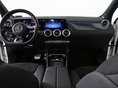 Certified 2025 Mercedes-Benz GLA 35 AMG 4MATIC image 17