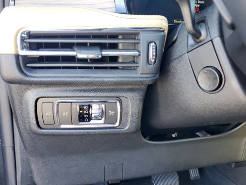 Certified 2022 Lincoln Corsair Reserve image 16