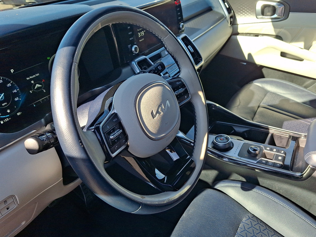 Used 2023 Kia Sorento SX Prestige AWD/4WD image 25