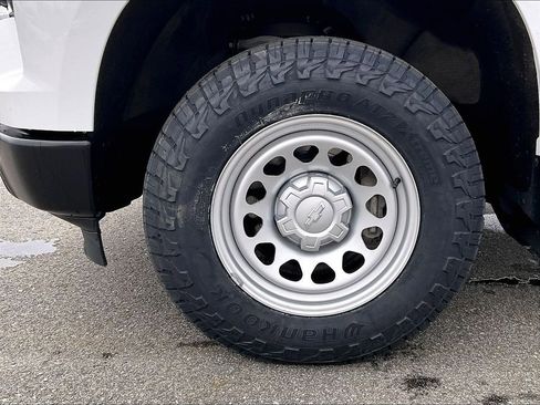 Used 2024 Chevrolet Silverado 1500 W/T w/ WT Value Package image 7