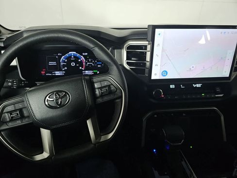 Used 2025 Toyota Tundra Limited image 12