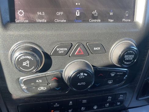 Used 2018 RAM 1500 Limited image 28