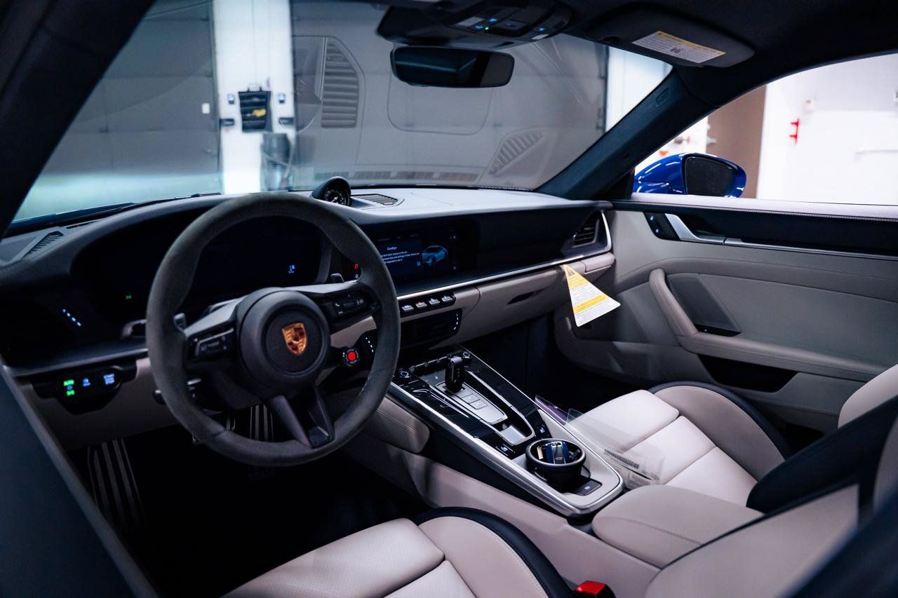 Used 2025 Porsche 911 GTS image 32