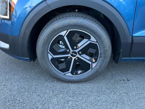 New 2025 Kia Niro EX image 9