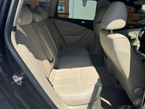 Used 2010 Volkswagen Passat Komfort image 26