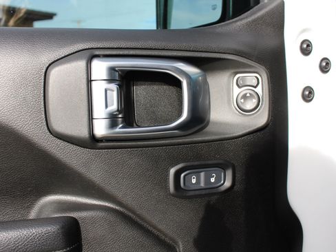 Used 2023 Jeep Gladiator Sport image 43