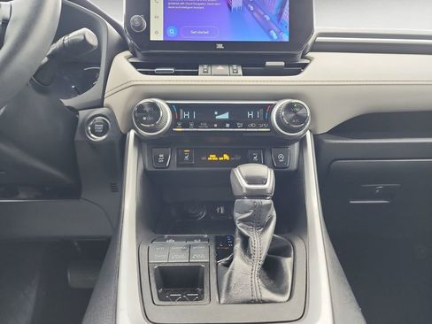 Used 2023 Toyota RAV4 XLE Premium image 11