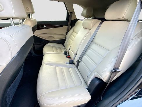 Used 2018 Kia Sorento EX w/ EX Advanced Touring Package FWD image 24