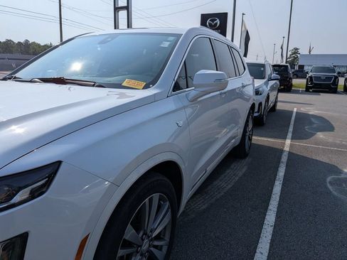Used 2020 Cadillac XT6 Premium Luxury FWD image 4