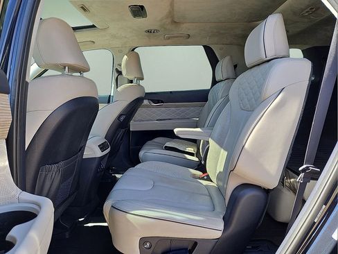Used 2022 Hyundai Palisade Calligraphy image 13