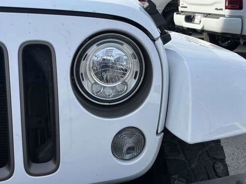 Used 2017 Jeep Wrangler 75th Anniversary image 9