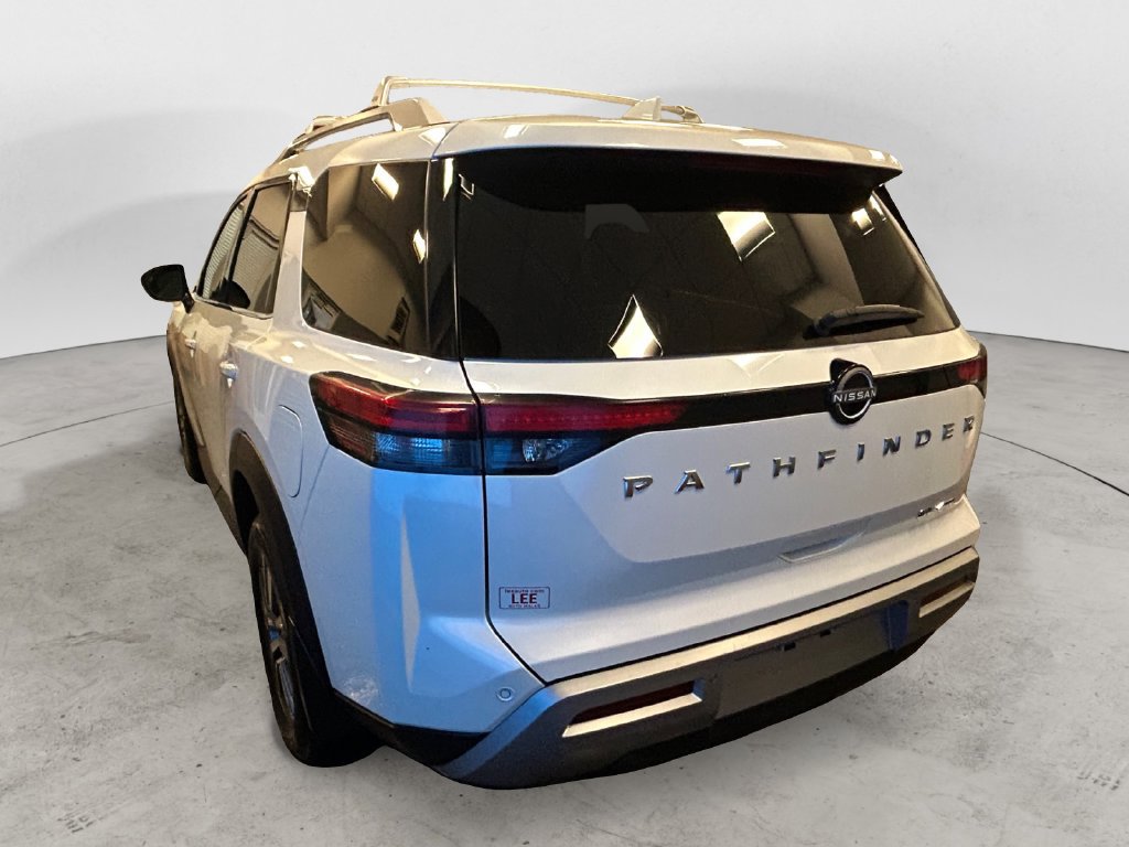 Used 2024 Nissan Pathfinder SL AWD/4WD image 3