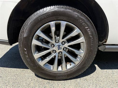 Used 2018 Ford Expedition Limited w/ Equipment Group 301A RWD image 12