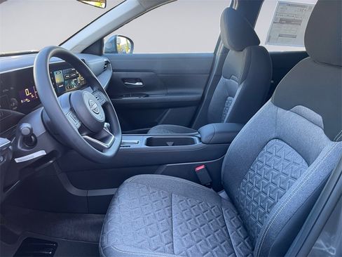 New 2025 Nissan Kicks SV image 12