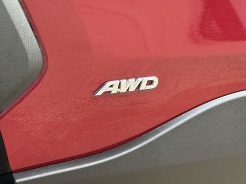 Used 2022 Toyota RAV4 XLE Premium AWD/4WD image 10