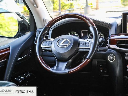 Used 2019 Lexus LX 570 4WD w/ Luxury Package image 19