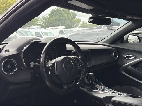 Used 2019 Chevrolet Camaro LT RWD image 6