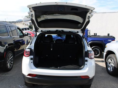 Used 2023 Jeep Compass Altitude image 10