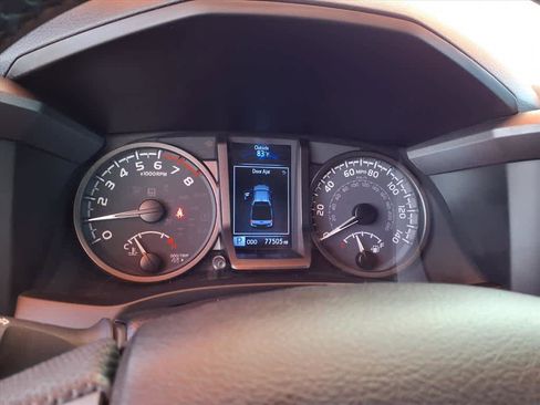 Used 2021 Toyota Tacoma TRD Off-Road w/ Technology Package image 12