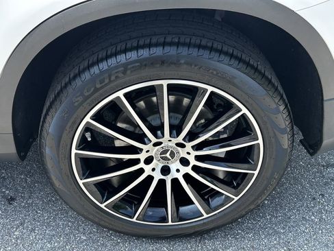 Certified 2022 Mercedes-Benz GLC 300 image 23