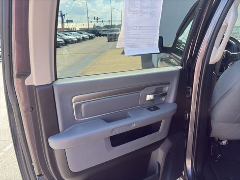 Used 2019 RAM 1500 Classic SLT RWD image 19