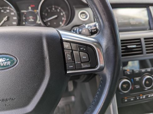 Used 2017 Land Rover Discovery Sport HSE image 17