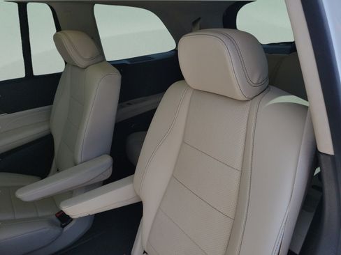 Used 2022 Mercedes-Benz GLS 450 4MATIC image 8