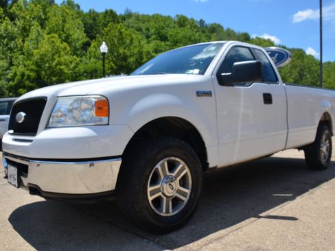 Used 2006 Ford F150 XLT AWD/4WD image 3