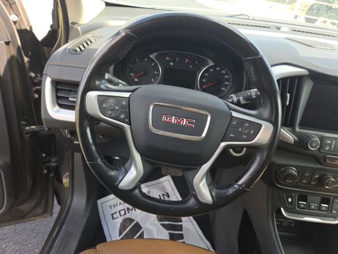 Used 2019 GMC Terrain SLT w/ Infotainment Package II AWD/4WD image 17