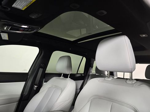 New 2026 Jeep Cherokee Limited image 34