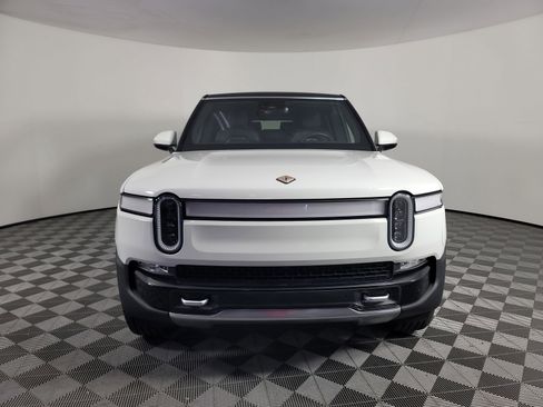 Used 2024 Rivian R1S Adventure AWD/4WD image 8