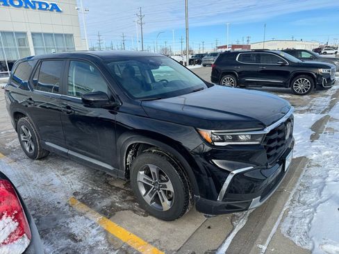 Used 2024 Honda Pilot EX-L image 2