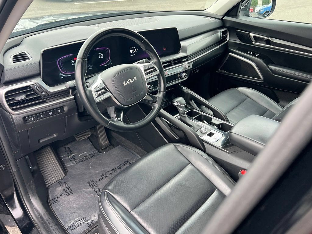 Certified 2025 Kia Telluride S FWD image 17