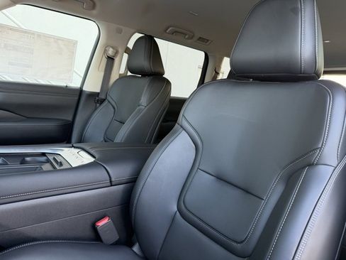 New 2026 Nissan Armada SV image 12