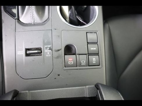 Used 2024 Toyota Highlander XLE FWD image 43