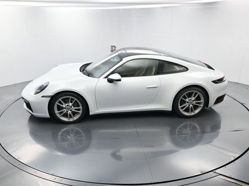 Certified 2022 Porsche 911 Carrera image 32