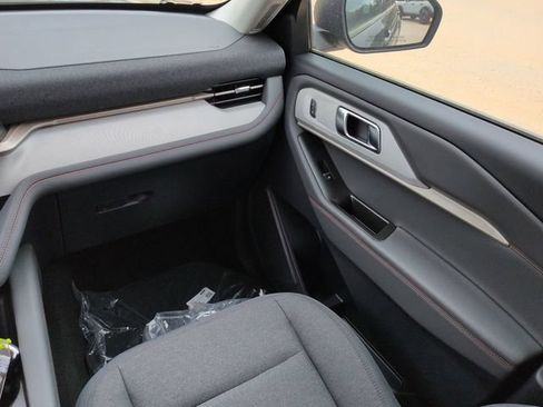 New 2026 Ford Explorer Active RWD image 17