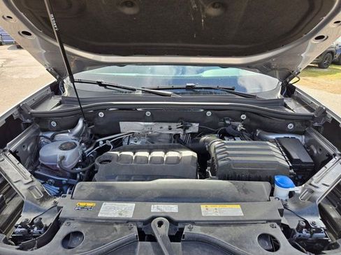 Used 2025 Volkswagen Atlas SE image 30