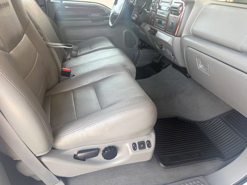 Used 2005 Ford F350 Lariat image 22